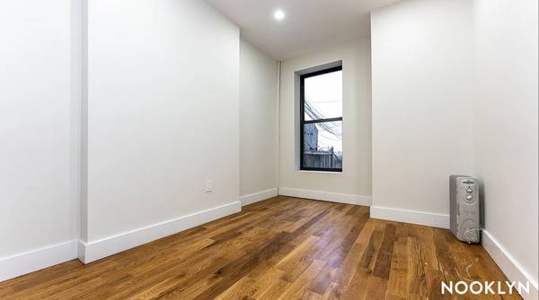 Listing photo 1 of 5