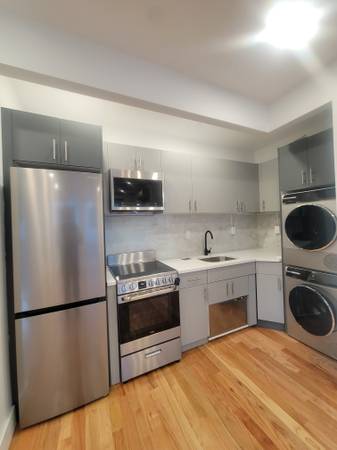 Listing photo 1 of 5