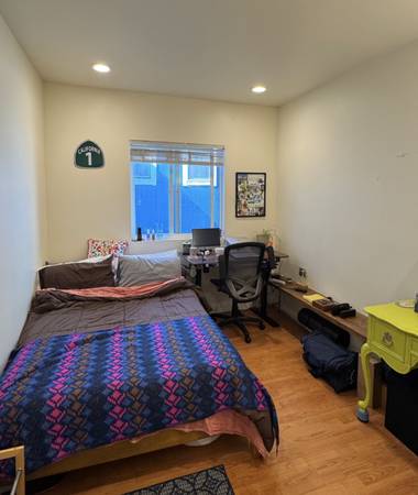 Listing photo 1 of 5