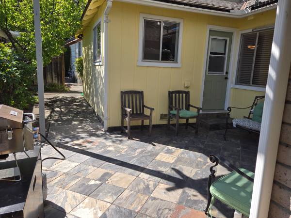 Listing photo 1 of 5