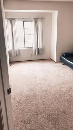 Listing photo 1 of 4