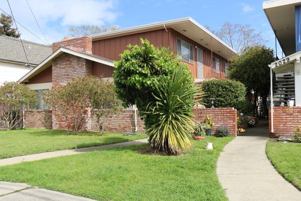 Listing photo 1 of 5