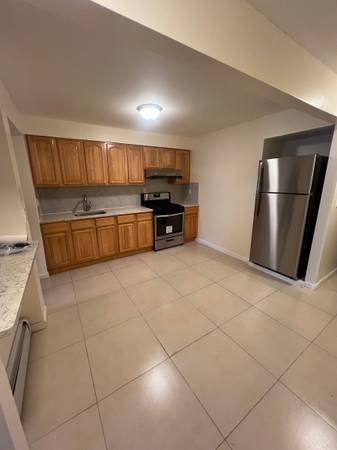 Listing photo 1 of 5