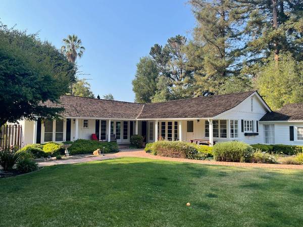 Listing photo 1 of 5
