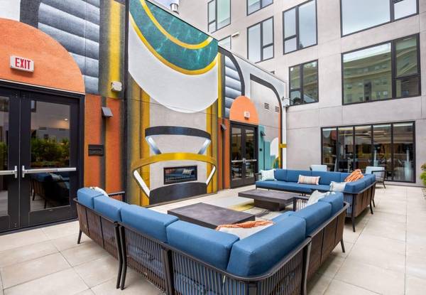 Listing photo 1 of 5