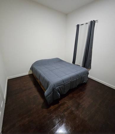 Listing photo 1 of 3