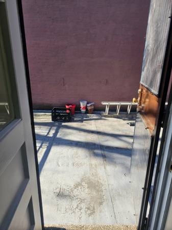 Listing photo 1 of 5