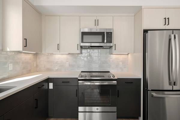 Listing photo 1 of 5