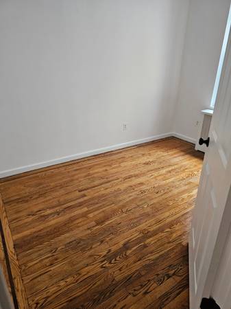 Listing photo 1 of 5