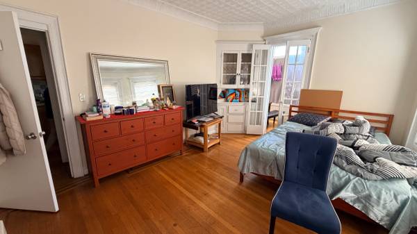 Listing photo 1 of 5