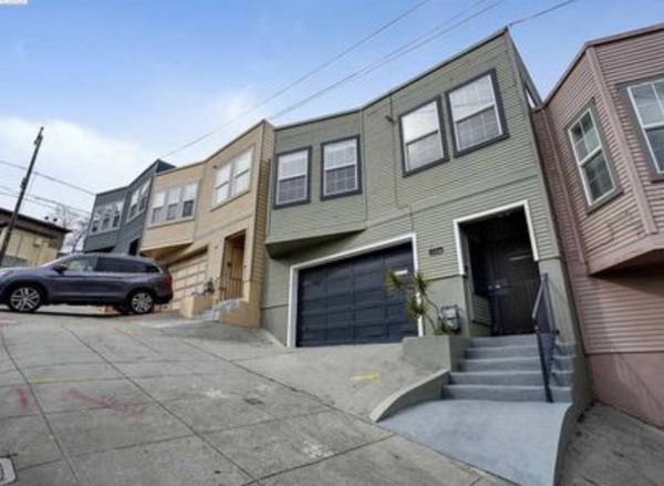Listing photo 1 of 5