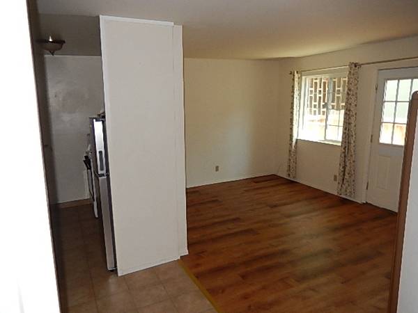 Listing photo 1 of 5