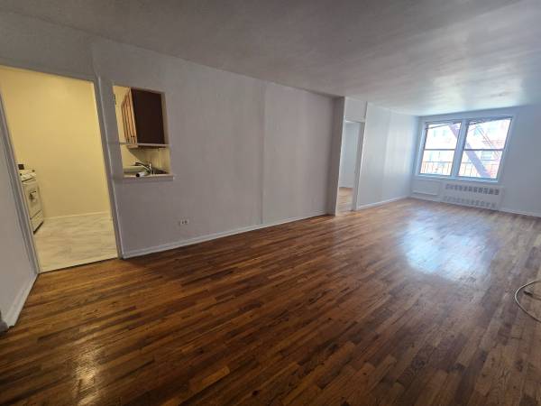 Listing photo 1 of 5