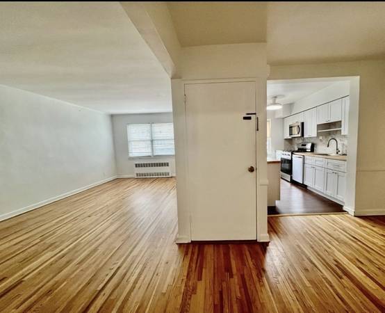 Listing photo 1 of 5