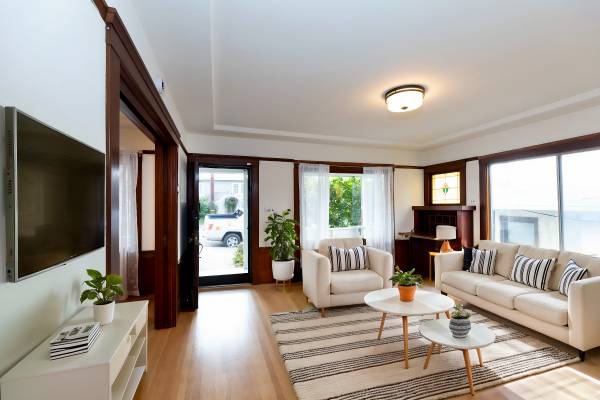 Listing photo 1 of 5