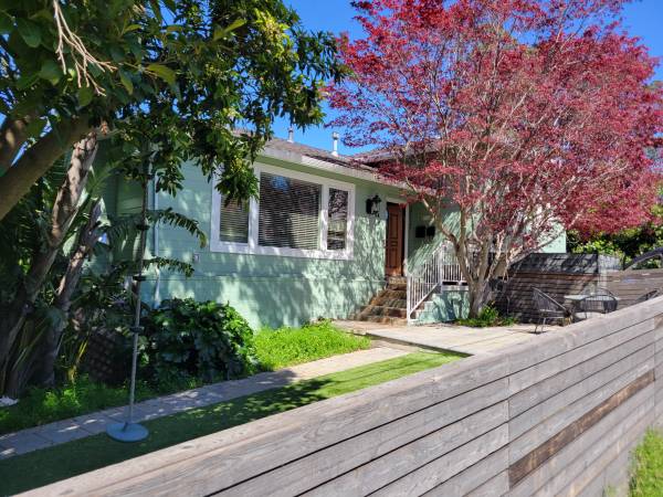 Listing photo 1 of 5