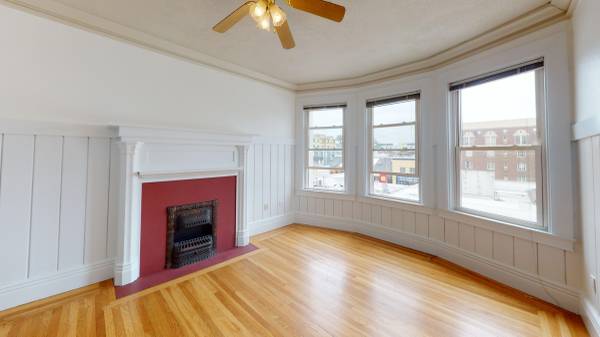 Listing photo 1 of 5