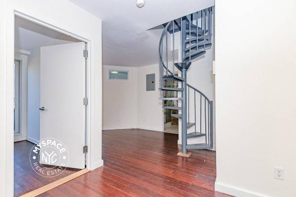 Listing photo 1 of 15