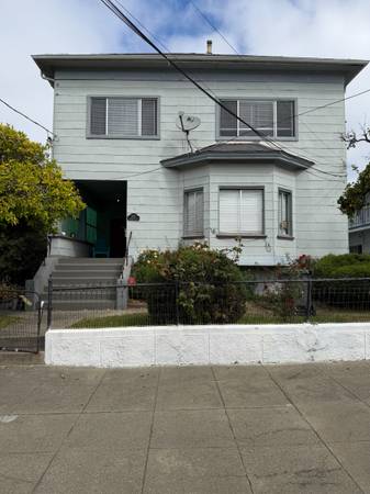 Listing photo 1 of 5