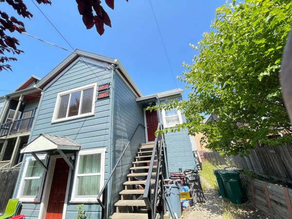 Listing photo 1 of 5