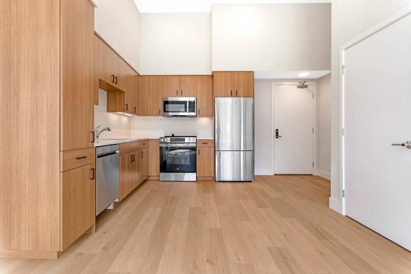 Listing photo 1 of 5