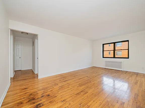 Listing photo 1 of 5