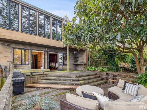 Listing photo 1 of 5