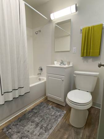 Listing photo 1 of 5