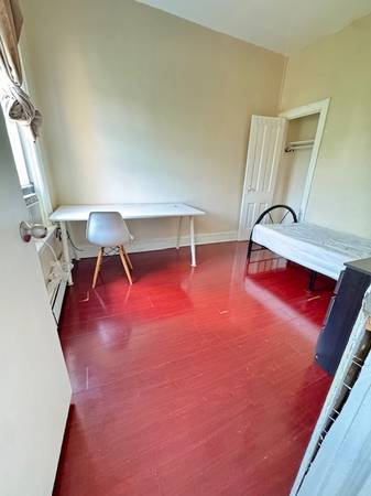 Listing photo 1 of 4