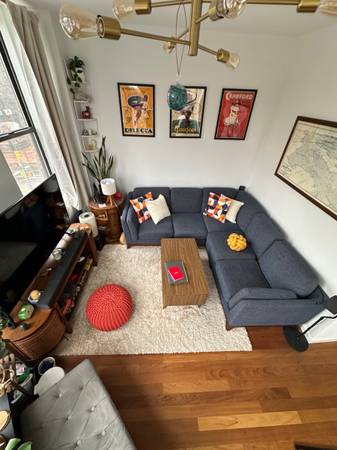 Listing photo 1 of 5