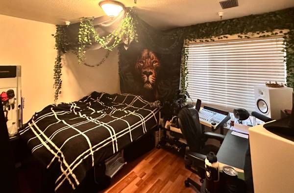 Listing photo 1 of 5