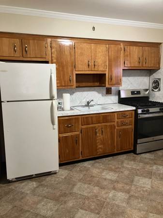 Listing photo 1 of 5