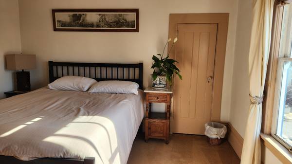 Listing photo 1 of 5