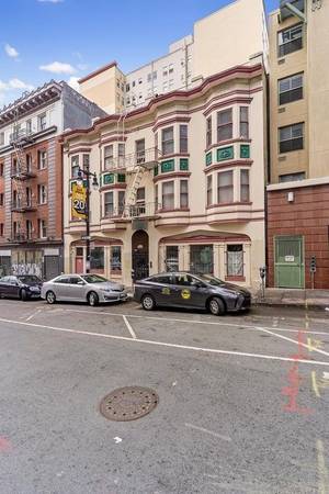 Listing photo 1 of 5