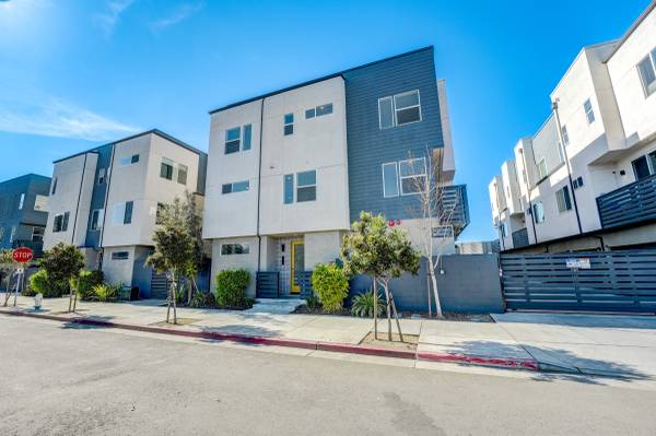 Listing photo 1 of 5