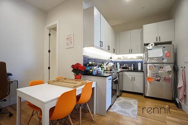 Listing photo 1 of 5