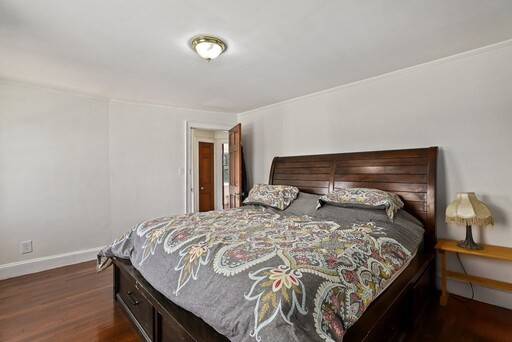 Listing photo 1 of 4