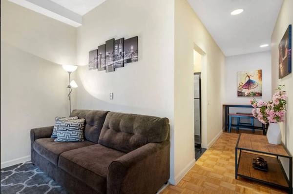 Listing photo 1 of 5