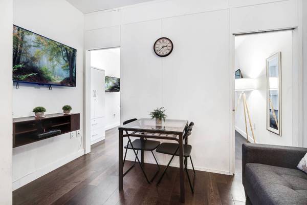 Listing photo 1 of 5