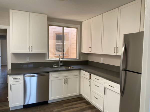 Listing photo 1 of 5