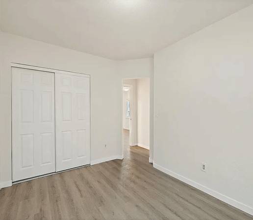 Listing photo 1 of 4