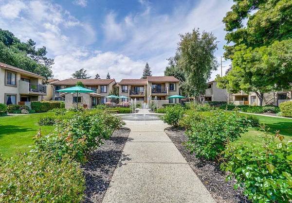 Listing photo 1 of 5