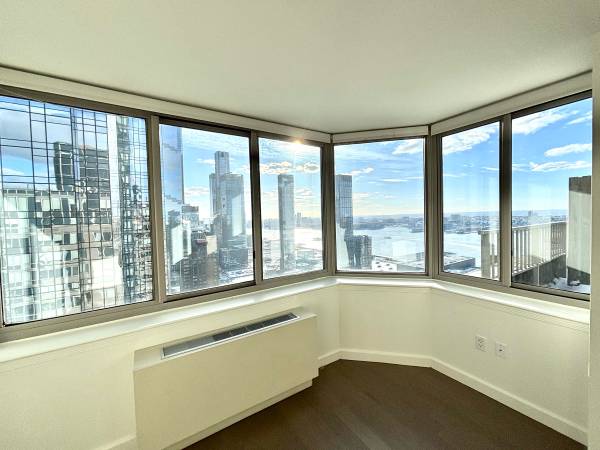 Listing photo 1 of 5