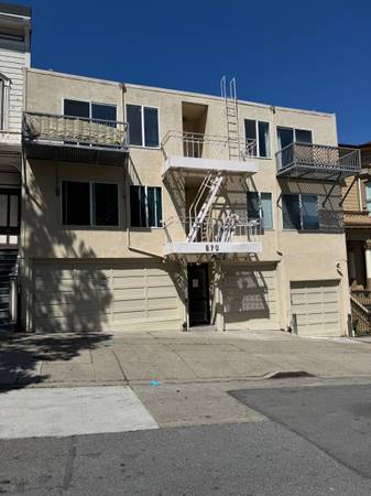 Listing photo 1 of 5