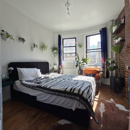 Listing photo 1 of 8