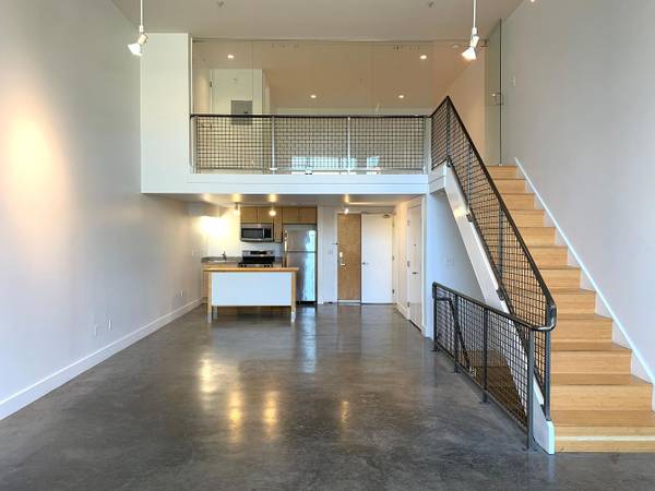 Listing photo 1 of 5