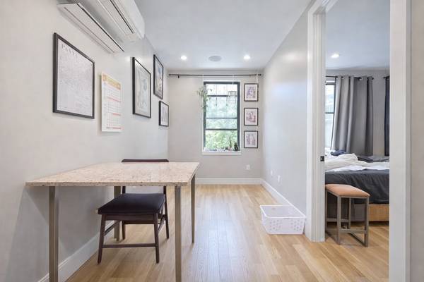 Listing photo 1 of 5