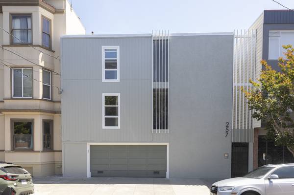 Listing photo 1 of 5