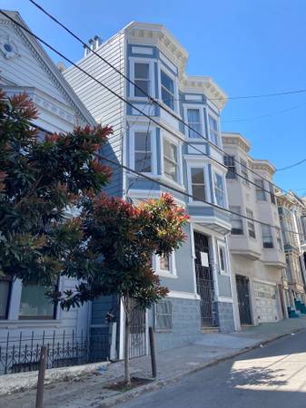 Listing photo 1 of 5