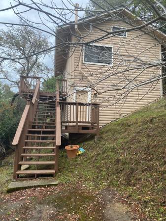 Listing photo 1 of 5